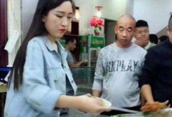 吃瓜群众曝光抖音网红,真实身份引发热议！”