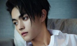 李沁肖战圈内爆料杨紫,杨紫成焦点话题