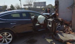 滕州汽车撞墙爆料视频最新,惊心动魄的瞬间直击！