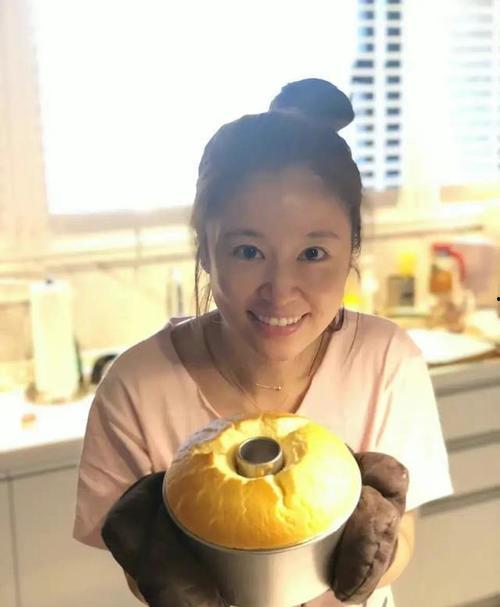 小八娱乐吃瓜,揭秘娱乐圈最新吃瓜事件,带你领略明星幕后故事